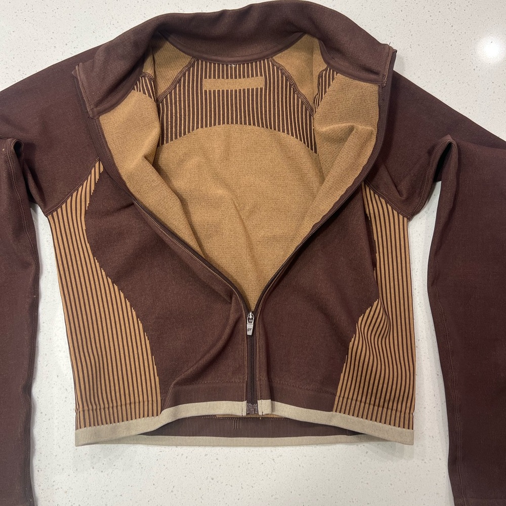 Fabletics Seamless Fusion Workout Jacket Compress… - image 2